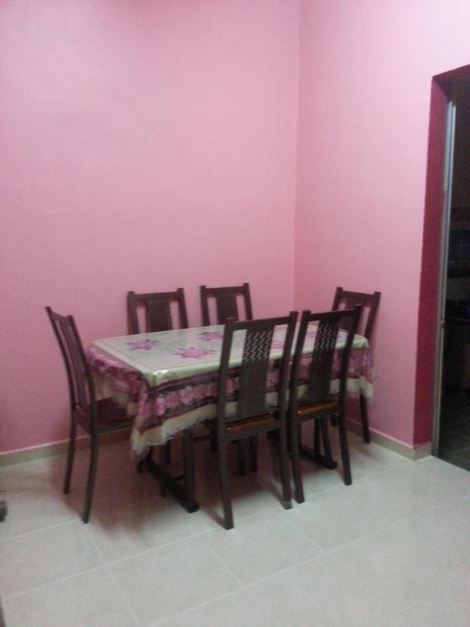 Yasmeen Homestay Kemaman Chukai Exterior photo
