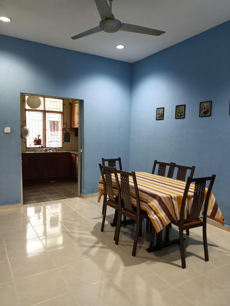Yasmeen Homestay Kemaman Chukai Exterior photo